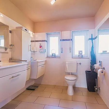 4 Sterne Mit 4 Schlafzimmern By Interhome *