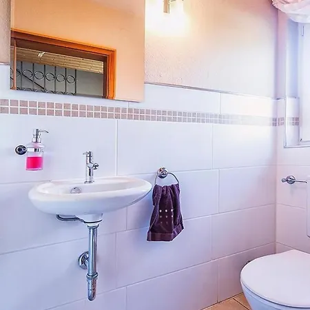 4 Sterne Mit 4 Schlafzimmern By Interhome 펜션 *