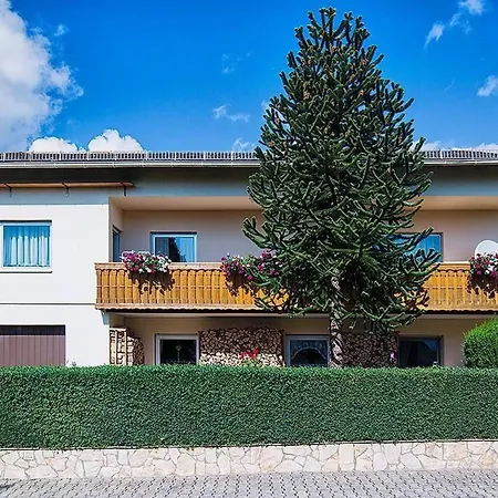 4 Sterne Mit 4 Schlafzimmern By Interhome 펜션 Mensfelden